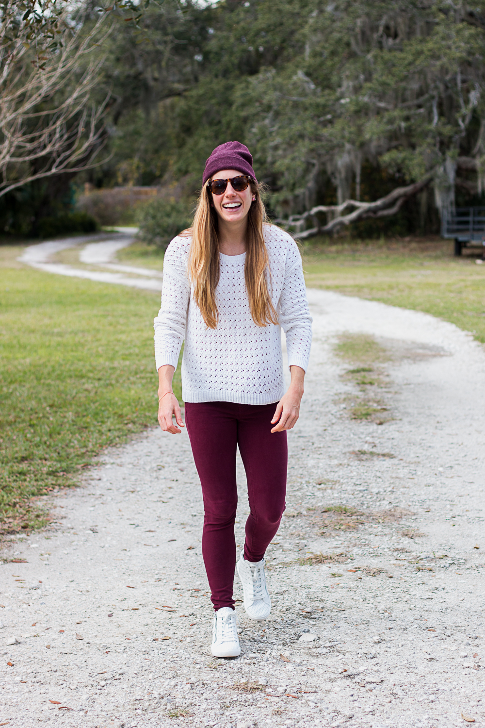 What to Wear With Burgundy Leggings: Outfit Idea 