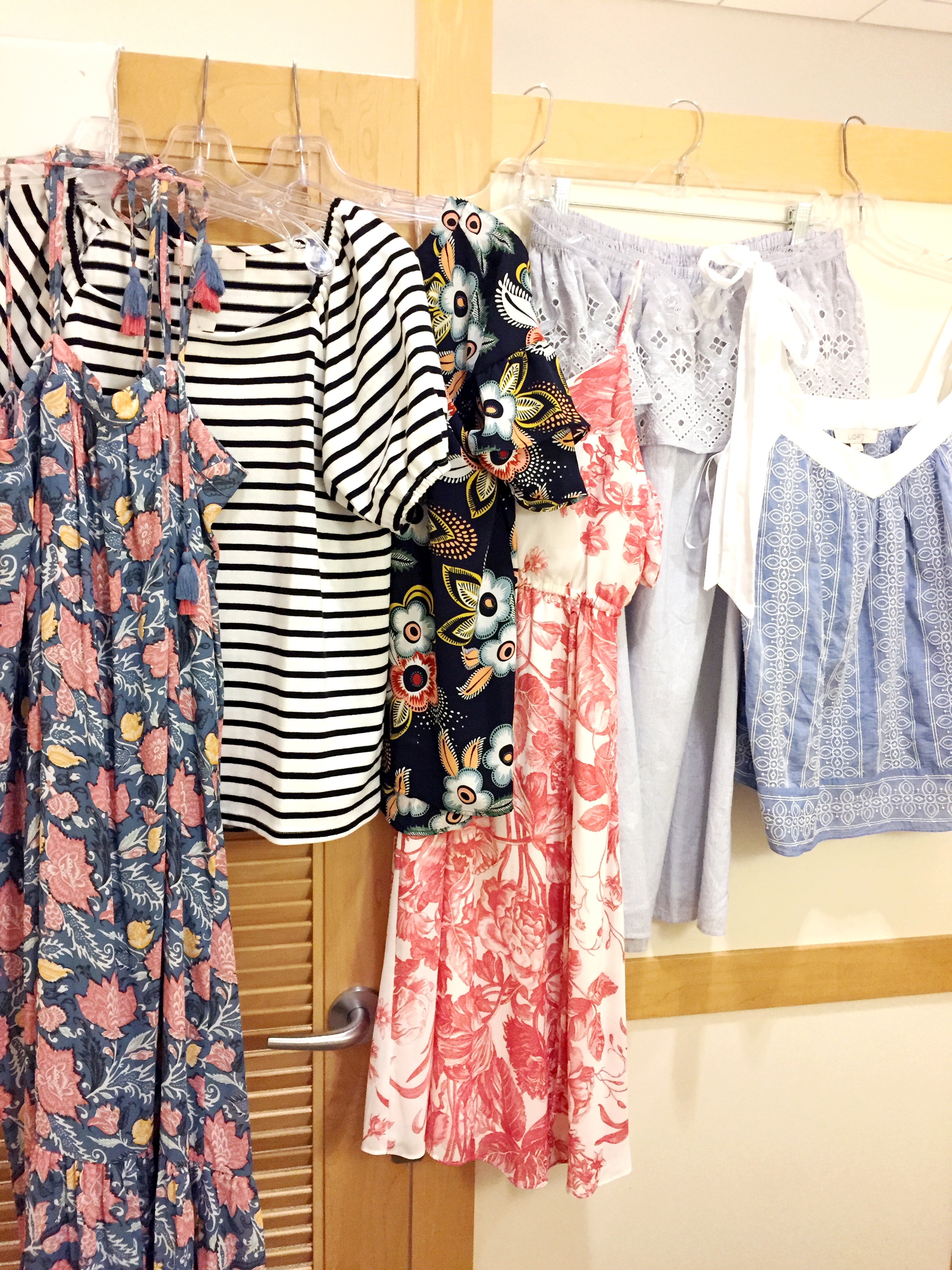 Loft store summer clothes