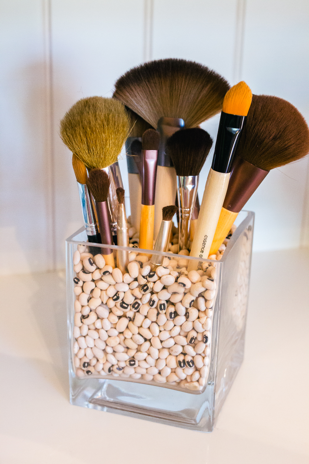 How to Organize Jewelry, Accessorizes and Makeup in a Small Space