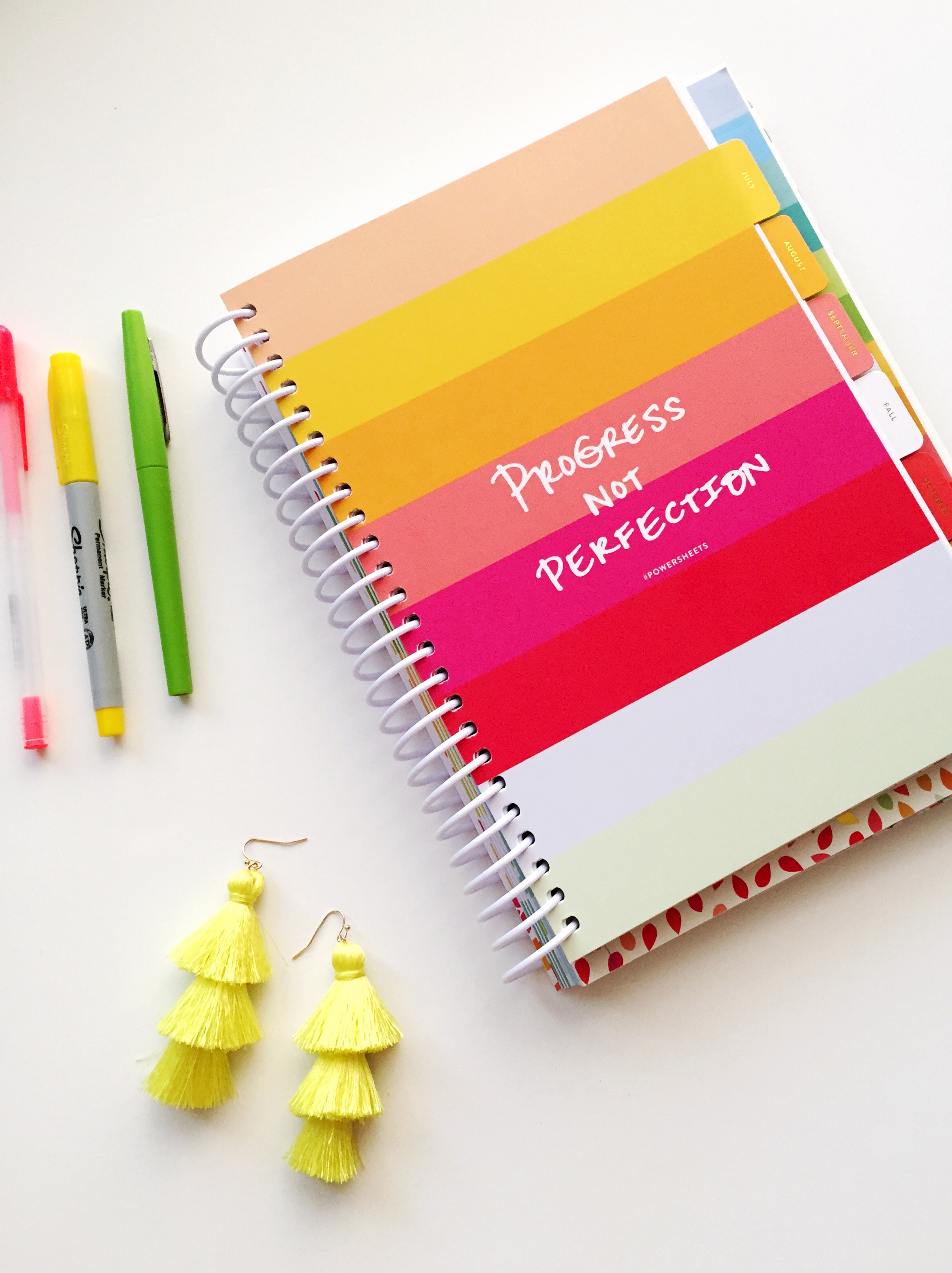 How to Plan Goals / How to Set Goals and Achieve Them / Goal Setting / Powersheets 2019 Intentional Goal Planner / Lara Casey Powersheets / See my 2019 Goals on Sunshine Style, www.sunshinestyleblog.com