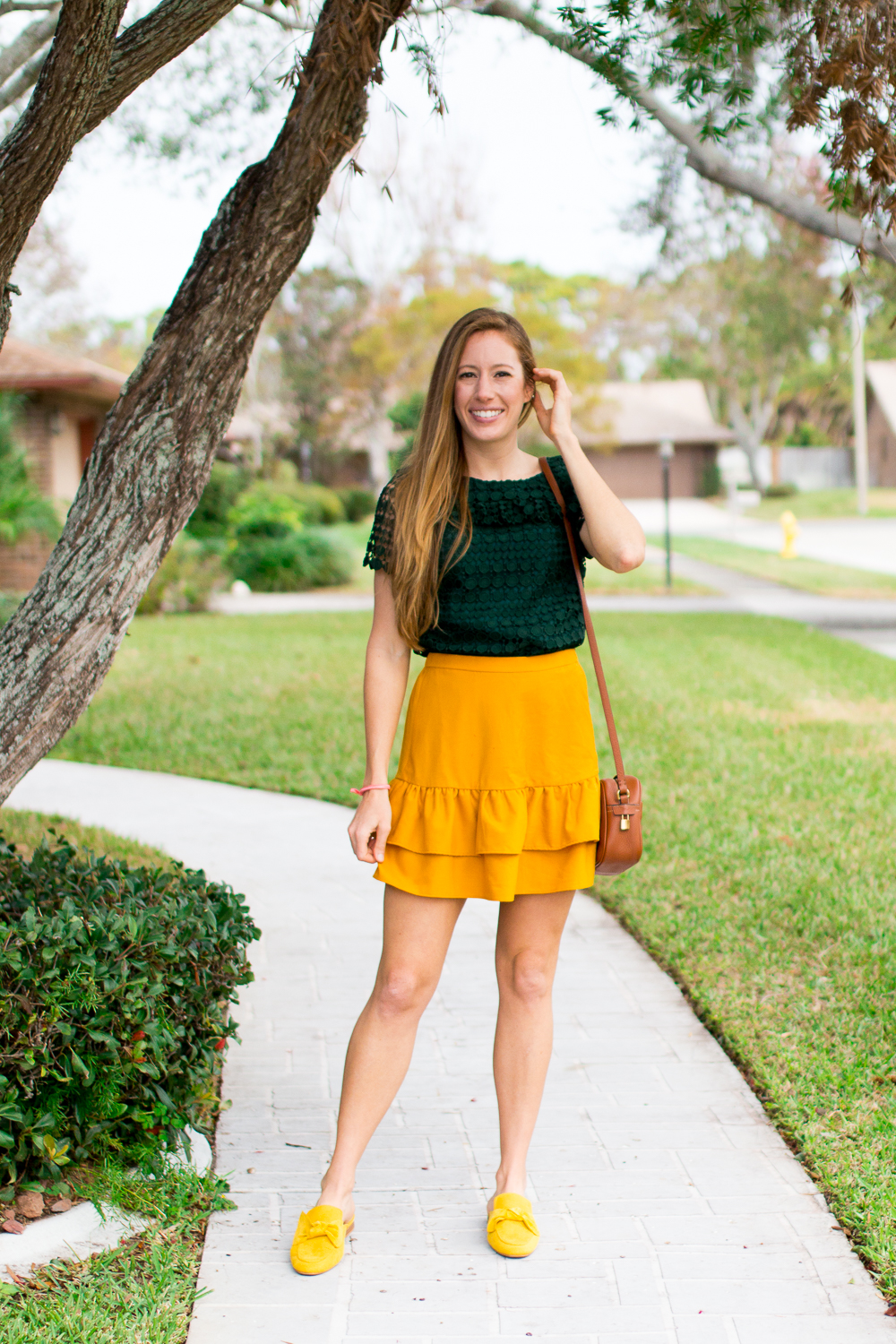 Mixing and Matching Seasonal Colors into Your Wardrobe | How to Dress for Fall | How to Incorporate Fall Colors in Your Wardrobe | Fall Outfit Ideas 2018 _ J.Crew Mustard Yellow Ruffle Skirt | Emerald Top | J.Crew Leather Bag- Sunshine Style