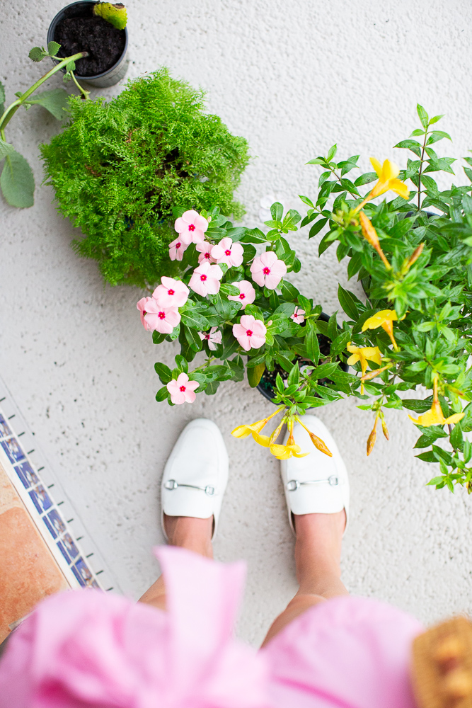 White Backless Loafer / White Mule / What to Wear on a Hot and Humid Summer Day - Sunshine Style, Florida Fashion Blog