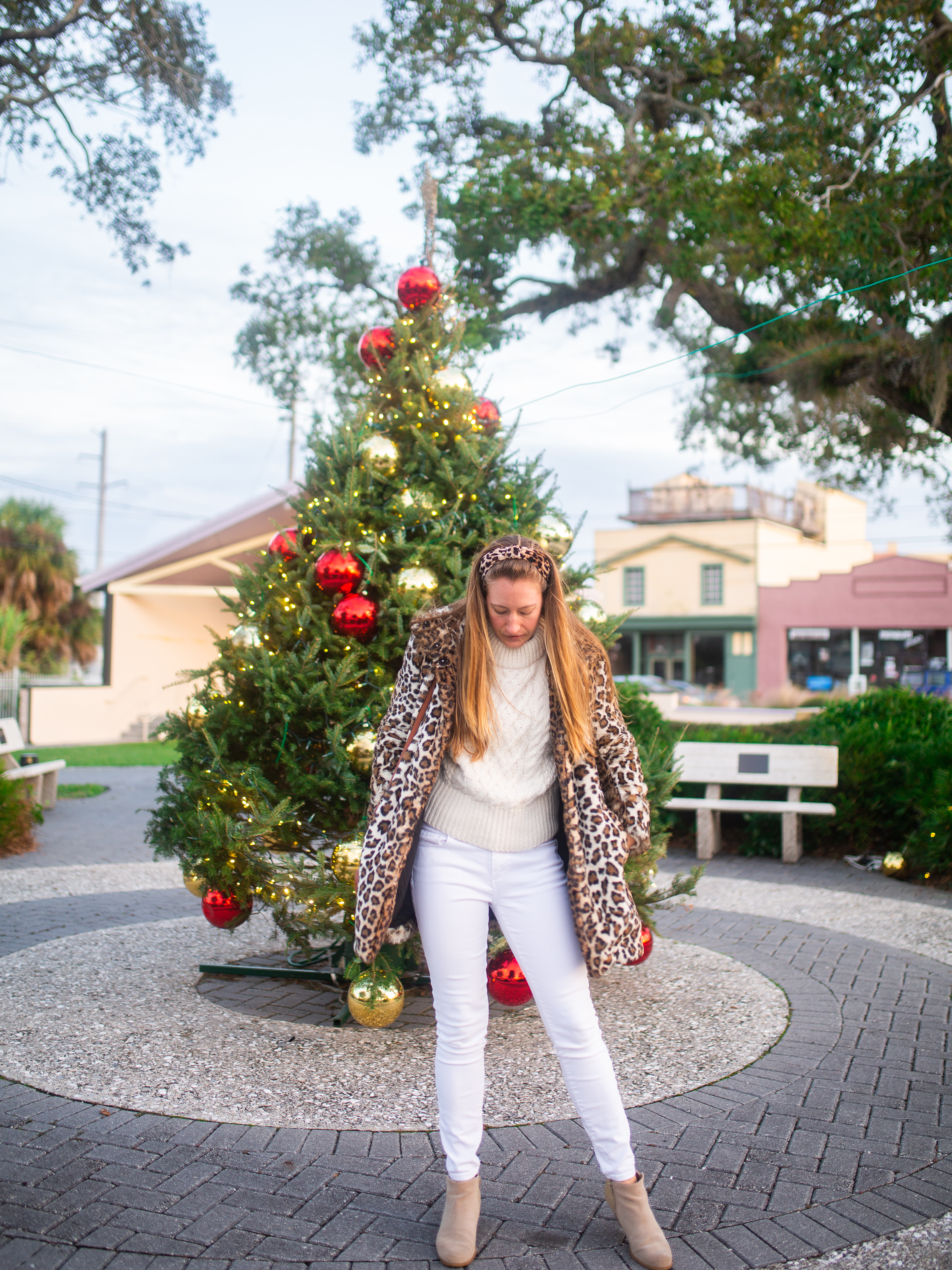 LOFT Faux-Leopard Coat for Winter / How to Style a Leopard Coat / How to Style a Winter Coat / How to Wear a Winter Jacket / Winter Outfit Inspiration - Sunshine Style 