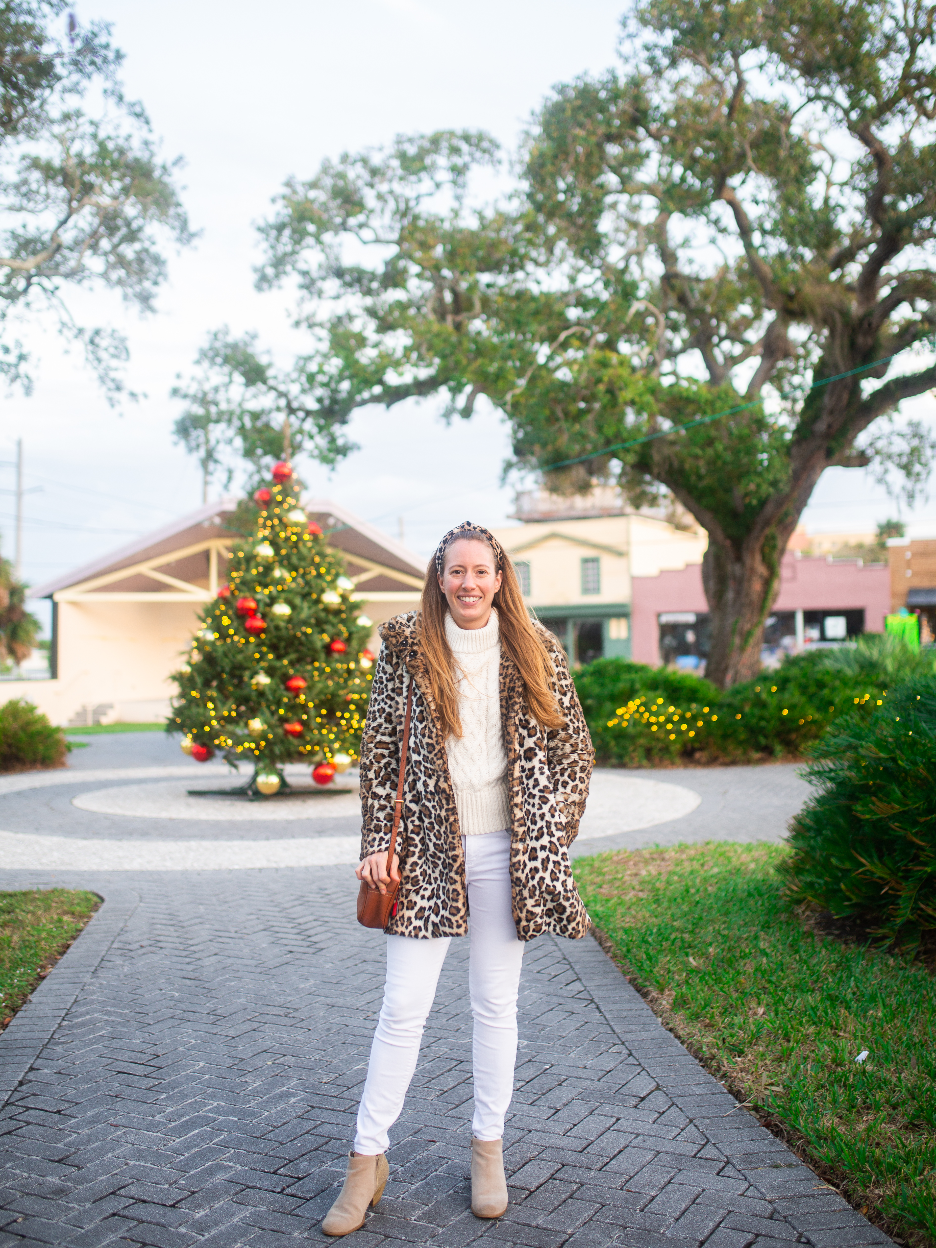 LOFT Faux-Leopard Coat for Winter / How to Style a Leopard Coat / How to Style a Winter Coat / How to Wear a Winter Jacket / Winter Outfit Inspiration - Sunshine Style 