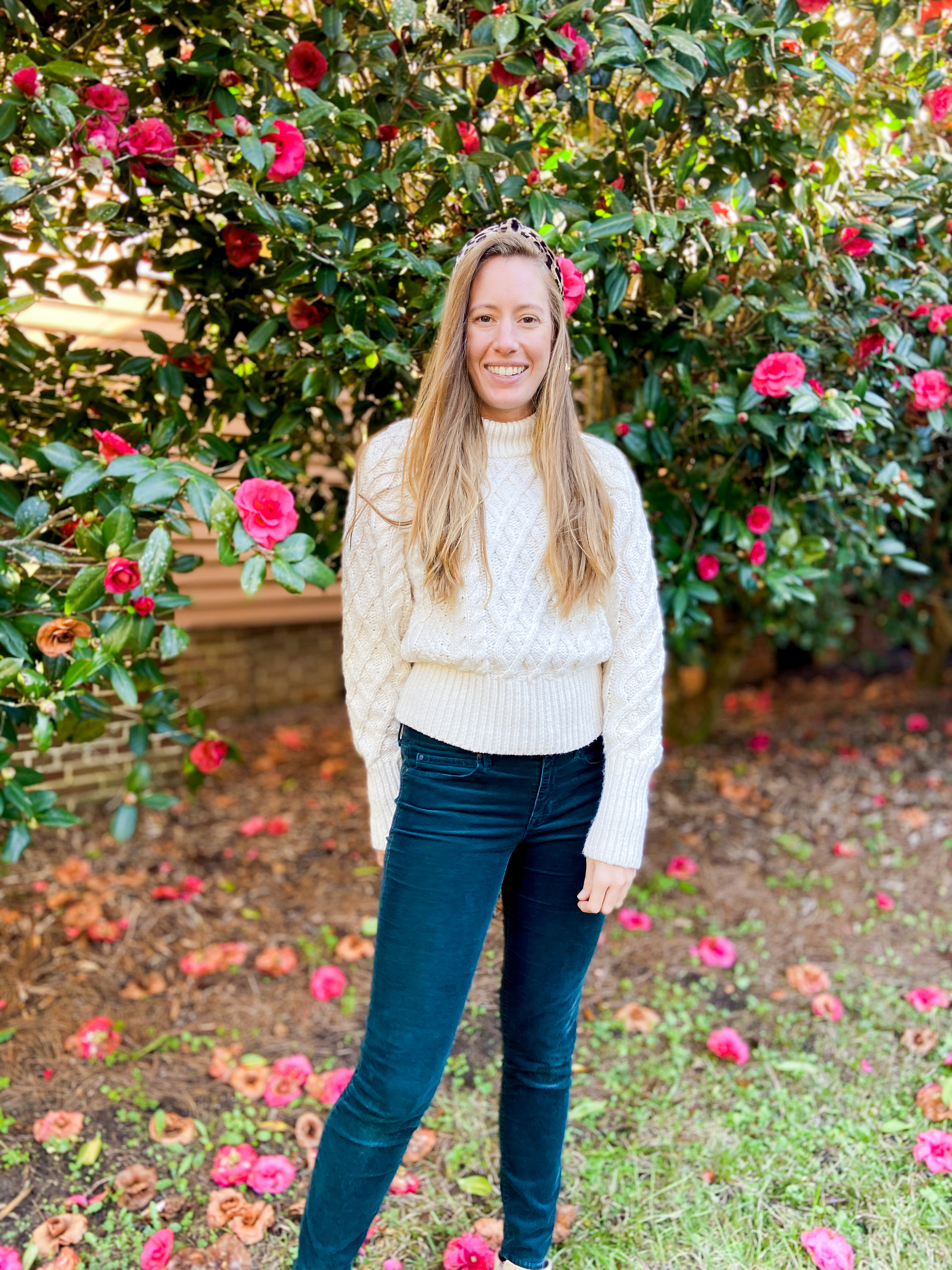 Tallahassee Travel Guide / Winter Outfit Idea / Sustainable Fashion / Sustainable Style / What to Wear in the Winter / What to Wear with Ankle Boots / How to Wear Skinny Jeans / Cable Knit Sweater / Affordable Sweaters
