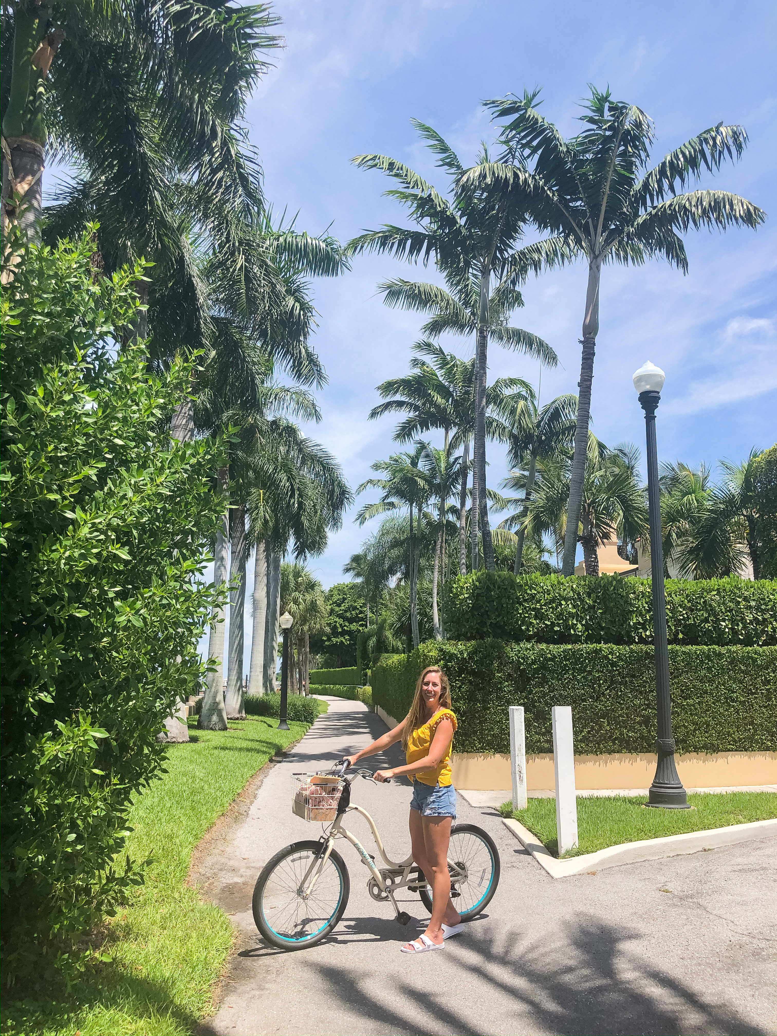 24 Hour Palm Beach Travel Guide / Palm Beach Lake Trail / Palm Beach, Florida / Palm Beach Style - Sunshine Style, A Classica and Coastal Style and Lifestyle Blog by Katie 